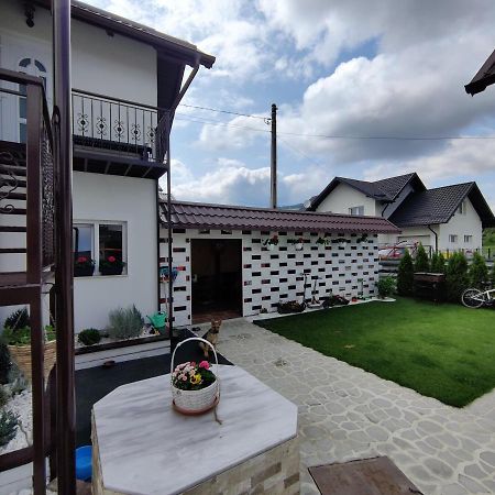 Vizuina Lupului Hotel Gura Humorului Exterior photo